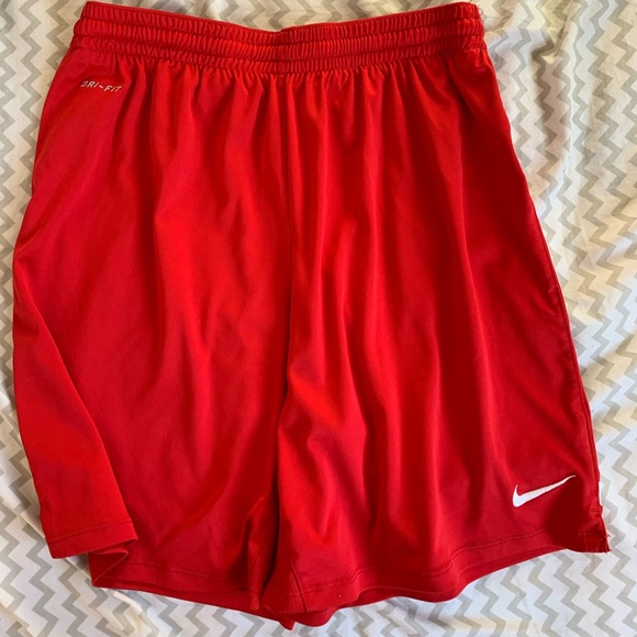 red nike shorts - Picture 1 of 3